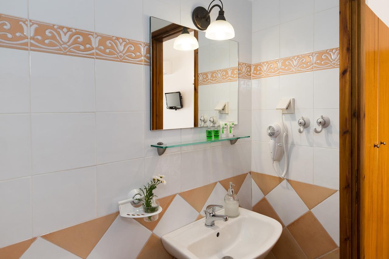 Iliada Hotel Ermúpoli Kültér fotó